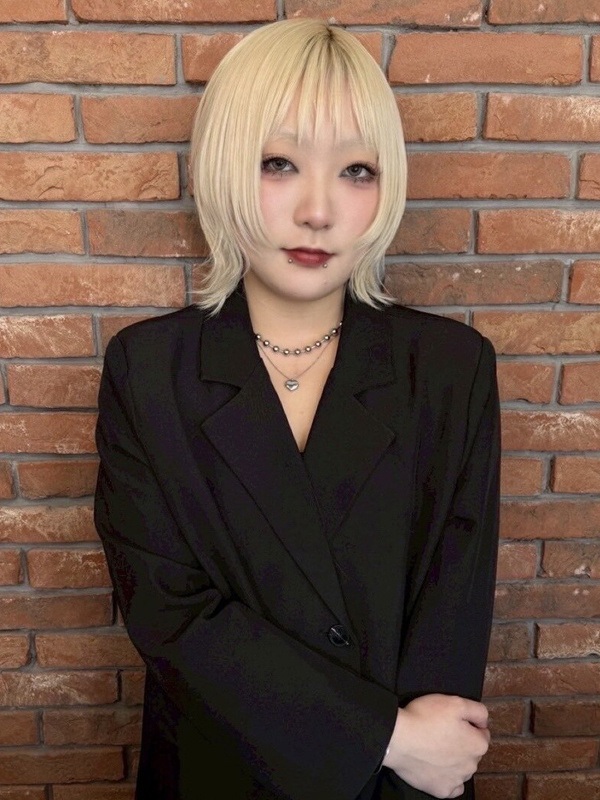 アシスタント女性