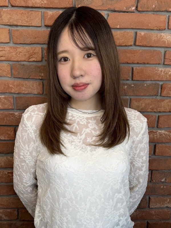 アシスタント女性