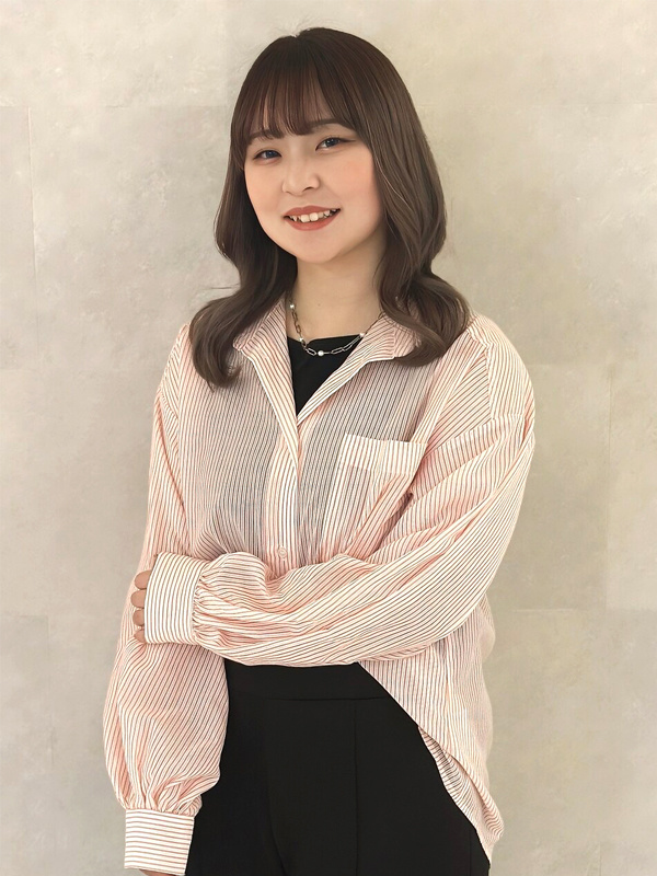 スタイリスト女性