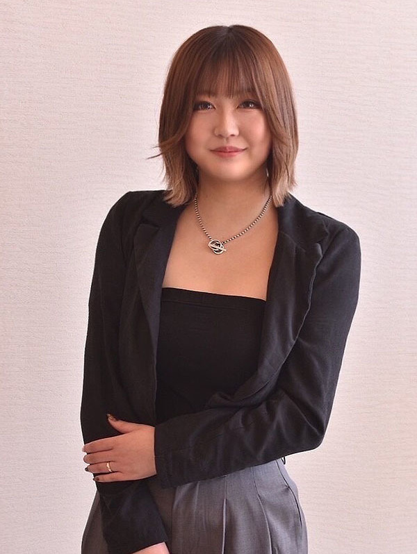 スタイリスト女性