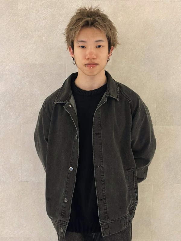アシスタント男性