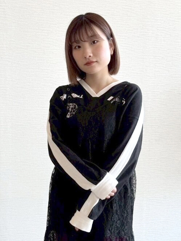 アシスタント女性