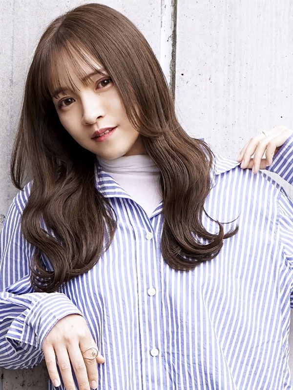女性ロングヘア
