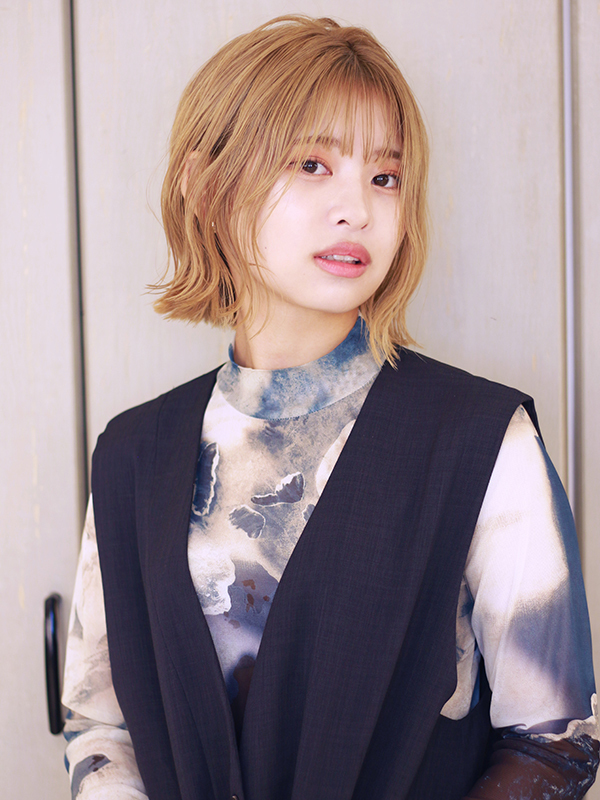 女性ヘアスタイル