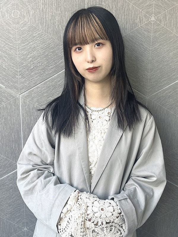 女性スタイリスト