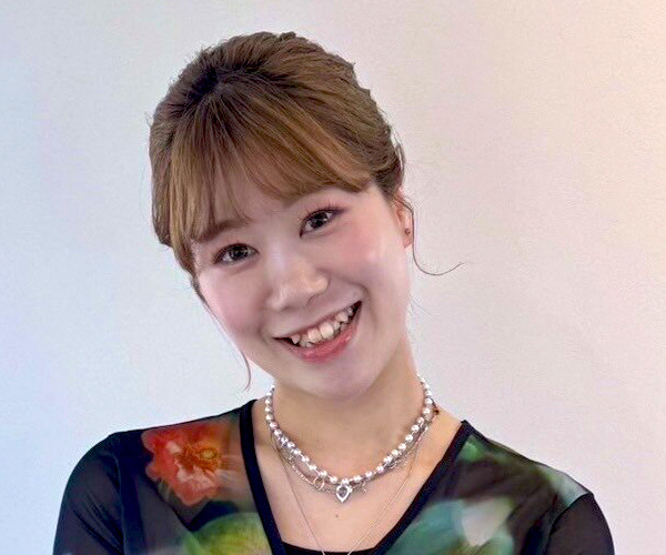 女性スタイリスト