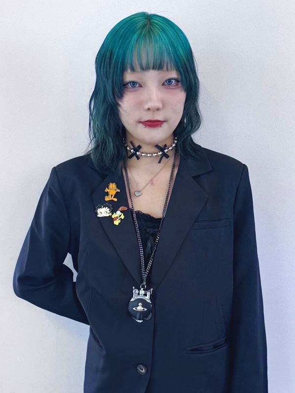 アシスタント女性